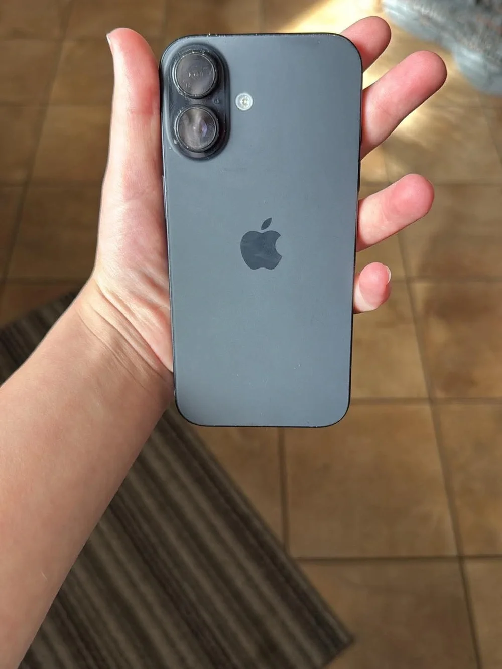 Apple iPhone 16 in Black 128 Gb